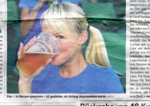 Zeitungsausschnitt: "Bier in Massen getrunken ..."