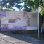 Milka-Plakatwerbung: Die Schokolade mit echtem Kuchen drin.