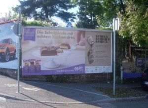 Milka-Plakatwerbung: Die Schokolade mit echtem Kuchen drin.